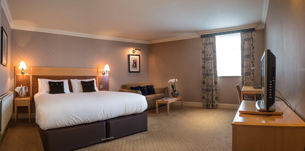 Apollo Hotel Бэйсингсток Экстерьер фото